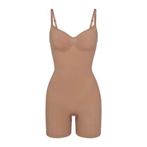 Skims sculpt mid thigh bodysuit S/M